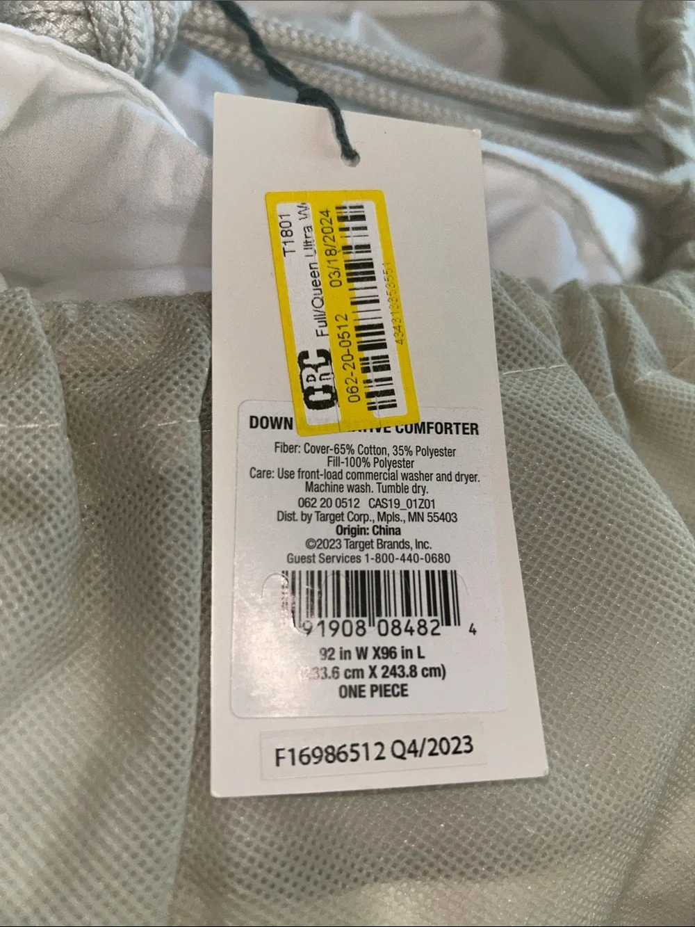 Casaluna F/Q Ultra Weight Premium Down Alternative Comforter